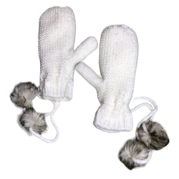 Forever 21 Accessories Cream Mittens Poshmark